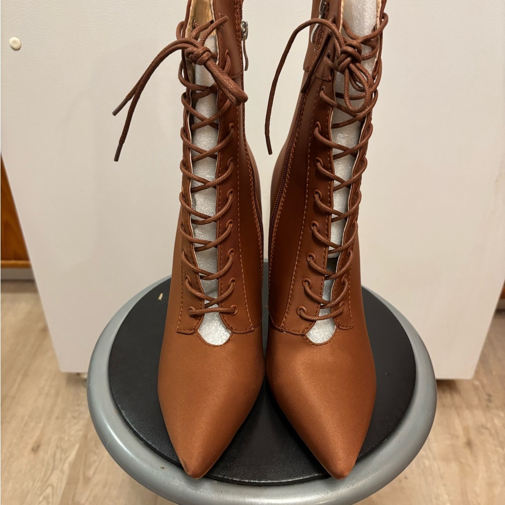 Brown Lace-Up Women's Shoes